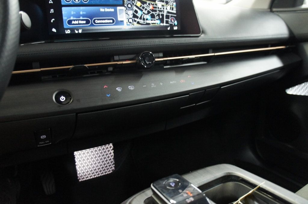 2023 Nissan ARIYA Engage Evolve+ Empower photo 29