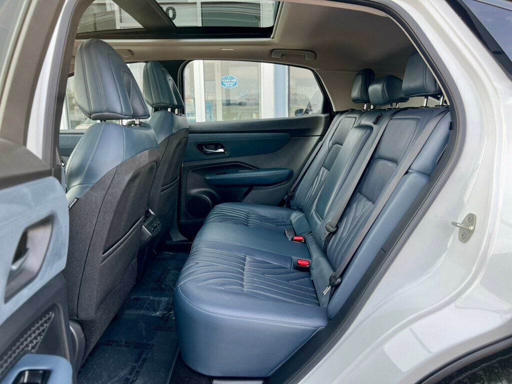 2023 Nissan ARIYA Platinum photo 14