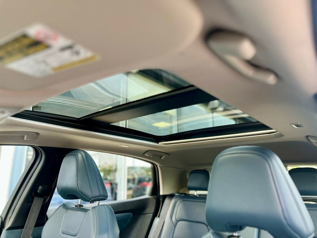 2023 Nissan ARIYA Platinum photo 29