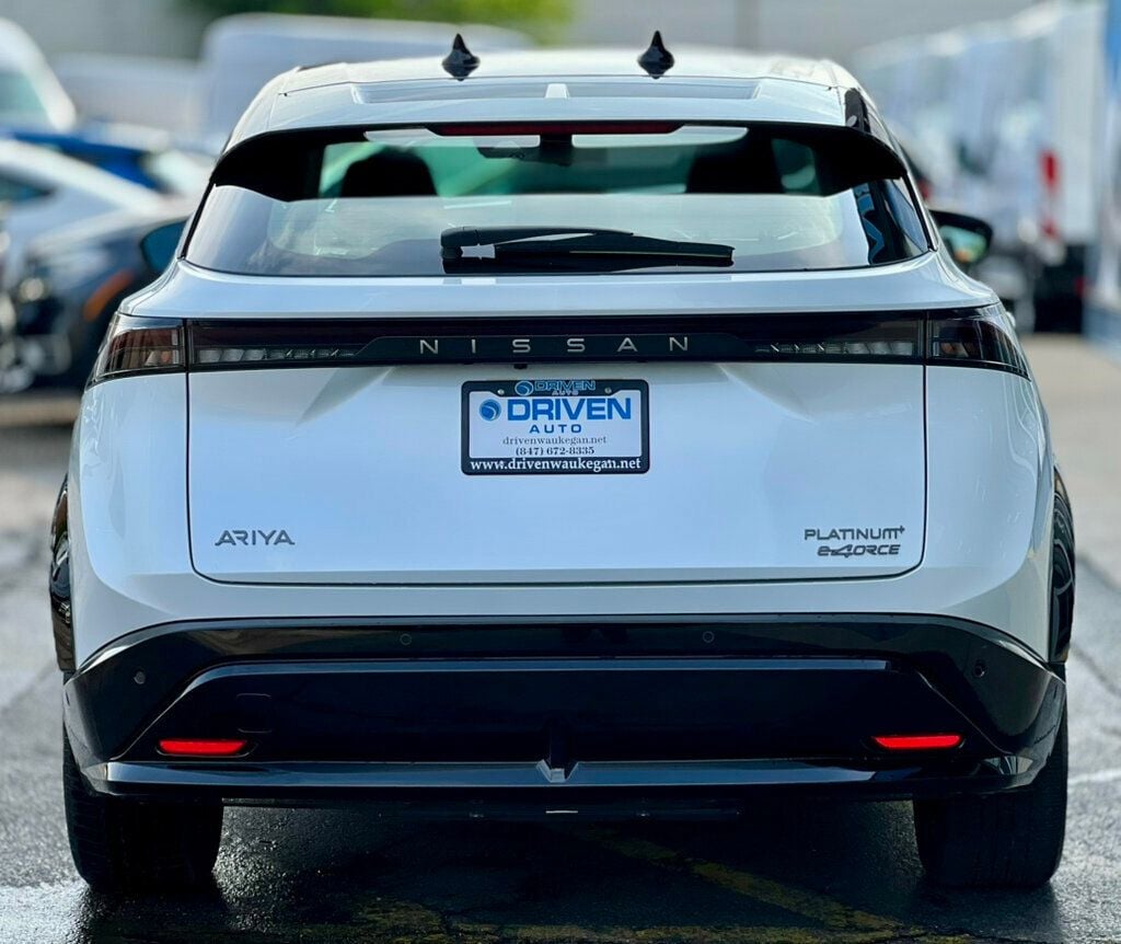 2023 Nissan ARIYA Platinum photo 4