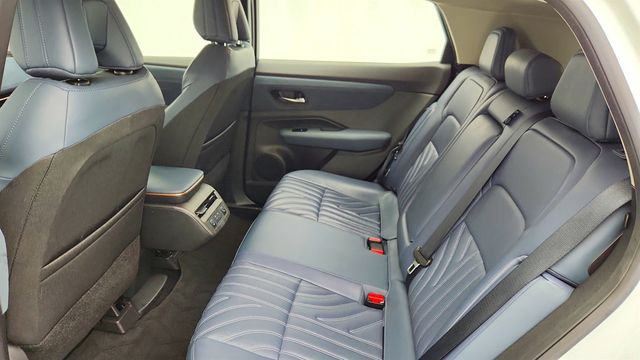 2023 Nissan ARIYA PLATINUM+ e-4ORCE AWD w/ Exterior Ground Lighting - 23002251 - 21