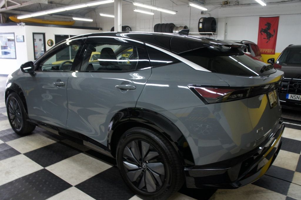 2023 Nissan ARIYA Venture photo 17