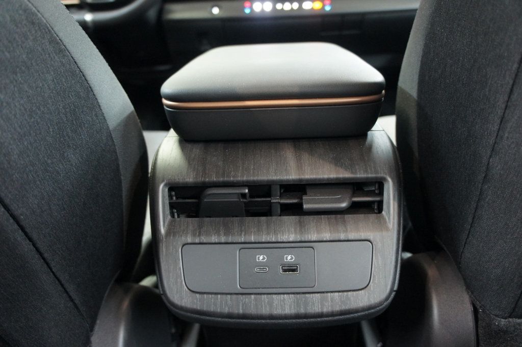 2023 Nissan ARIYA Venture photo 38