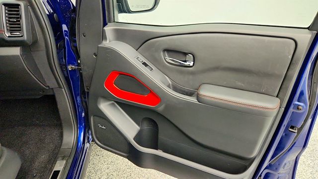 2023 Nissan Frontier Crew Cab 4x4 PRO-4X Automatic with Pro Convenience & Tech. Pkgs - 22961293 - 23