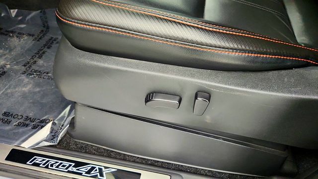 2023 Nissan Frontier Crew Cab 4x4 PRO-4X Automatic w/ Premium & Pro Convenience Pkgs - 23009509 - 11