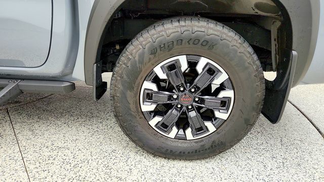 2023 Nissan Frontier Crew Cab 4x4 PRO-4X Automatic w/ PRO Convenience & Tech Pkgs - 23086771 - 8