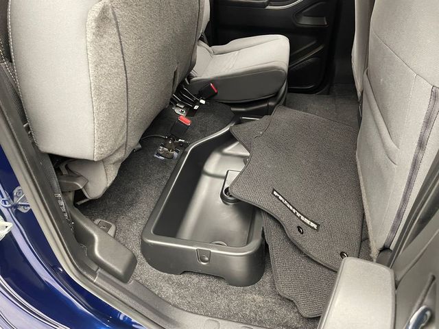 2023 Nissan Frontier Crew Cab 4x4 SV Automatic - 22965244 - 38