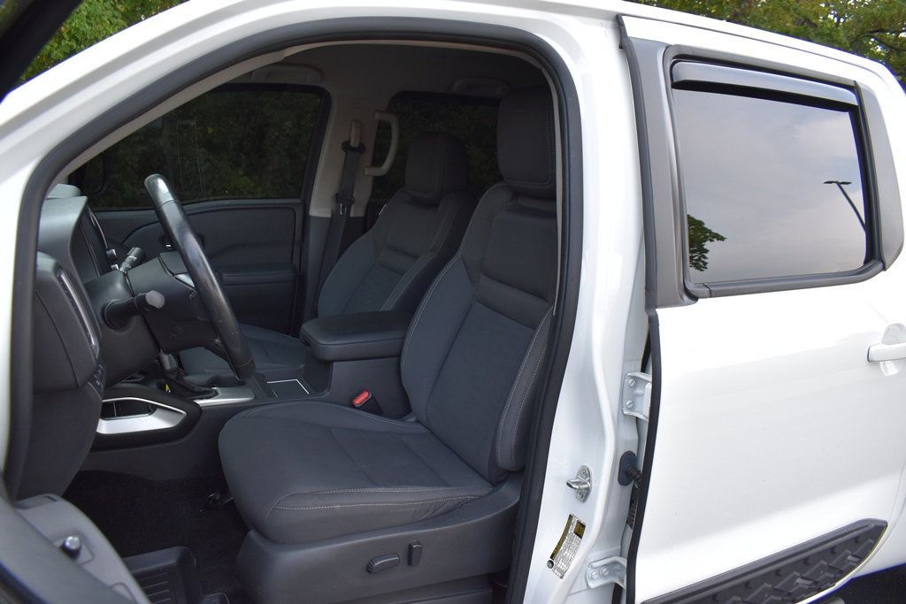 2023 Nissan Frontier Crew Cab SV photo 4