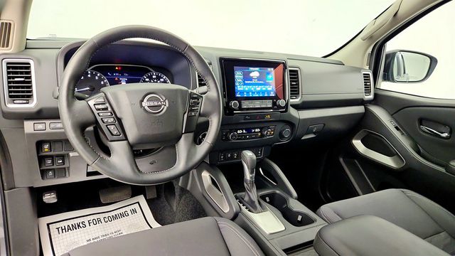 2023 Nissan Frontier Crew Cab 4x4 SV Automatic w/ Convenience & Tech Packages - 23075487 - 10