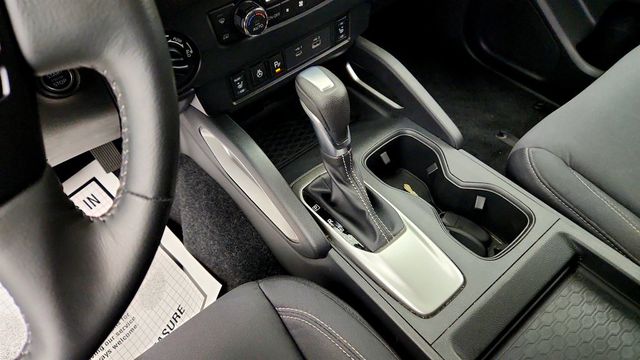 2023 Nissan Frontier Crew Cab 4x4 SV Automatic w/ Convenience & Tech Packages - 23075487 - 14