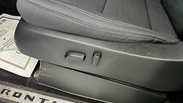 2023 Nissan Frontier Crew Cab 4x4 SV Automatic w/ Midnight Edition & Technology Pkgs - 22969063 - 9