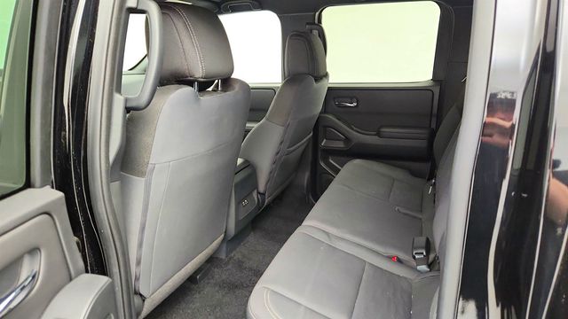 2023 Nissan Frontier Crew Cab 4x4 SV Automatic w/ Midnight Edition & Technology Pkgs - 22969063 - 18