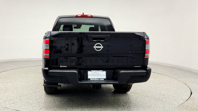 2023 Nissan Frontier Crew Cab 4x4 SV Automatic w/ Midnight Edition & Technology Pkgs - 22969063 - 5