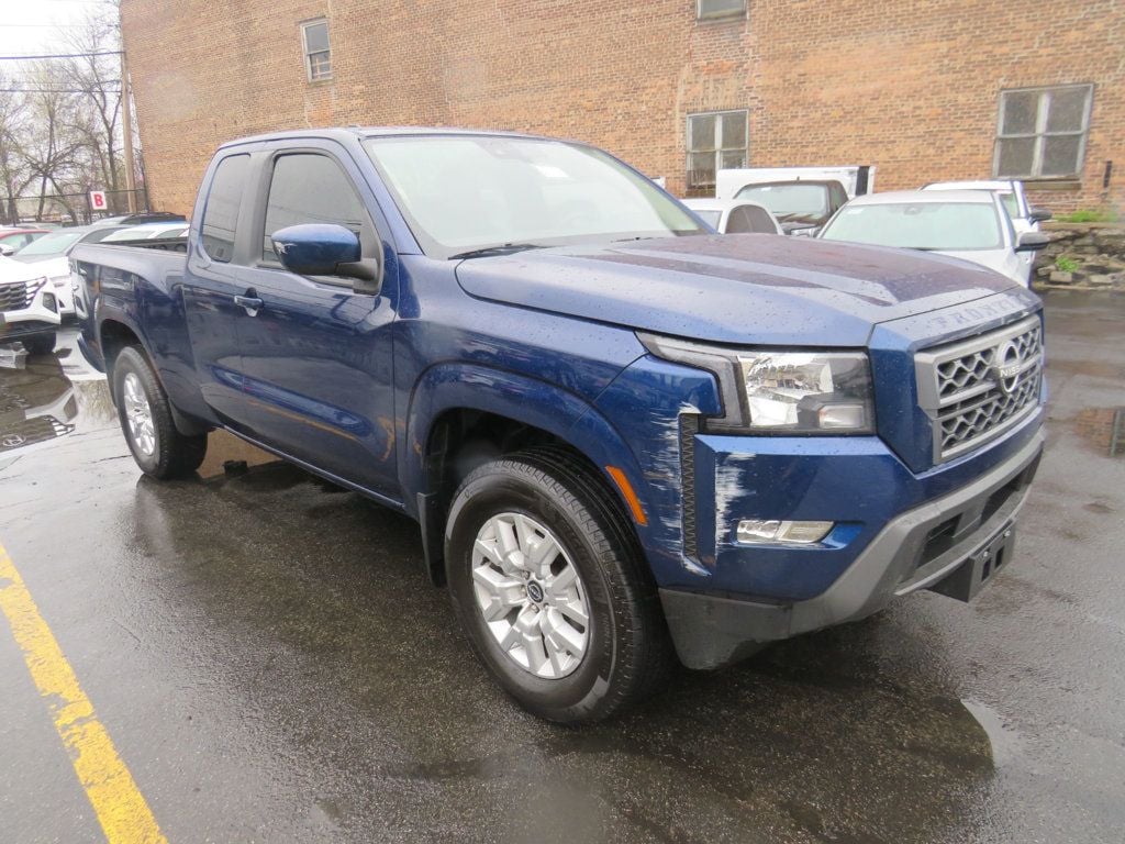 2023 Nissan Frontier King Cab SV photo 3