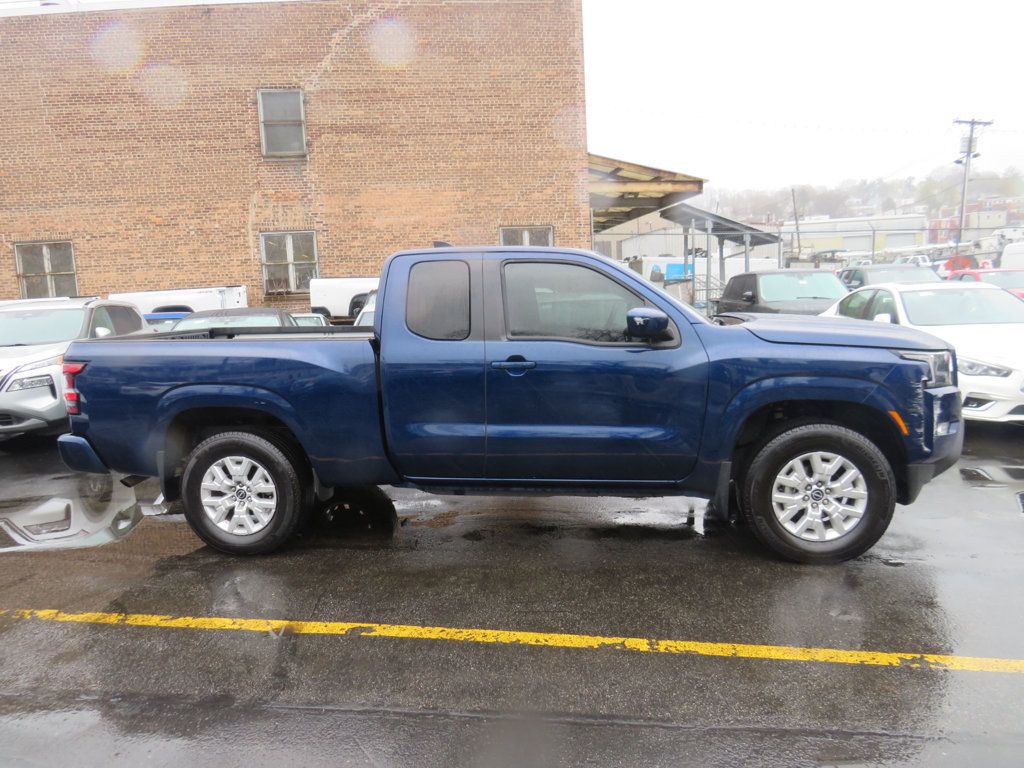 2023 Nissan Frontier King Cab SV photo 4