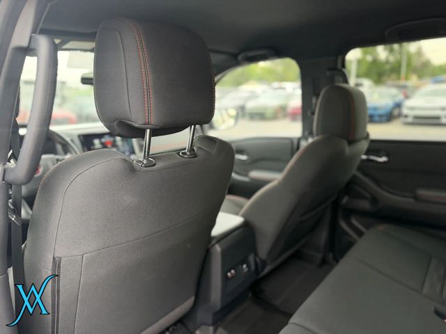 2023 Nissan Frontier Crew Cab PRO-4X Pickup 4D 5 ft - 23048970 - 15