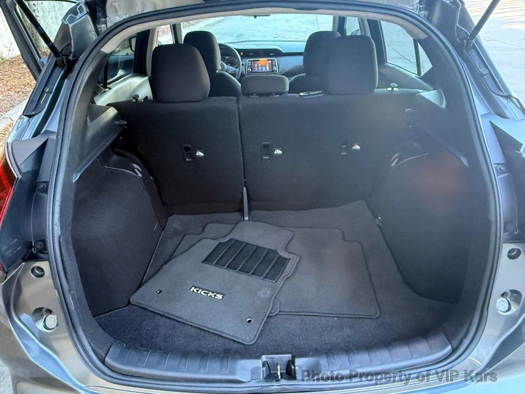 2023 Nissan Kicks S FWD - 22965572 - 17