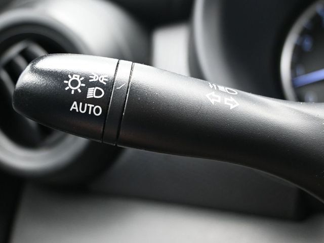 2023 Nissan Kicks S FWD - 23022421 - 18