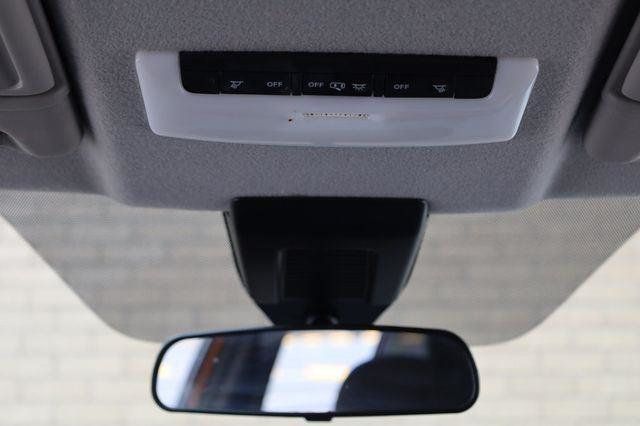 2023 Nissan Kicks SR - 23032475 - 31