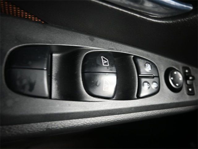 2023 Nissan Kicks SR FWD - 22974691 - 28