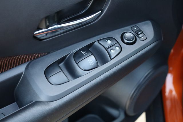 2023 Nissan Kicks SR FWD - 22876744 - 33