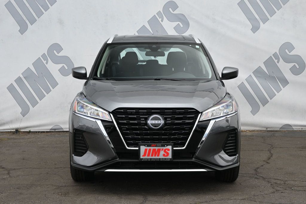 2023 Nissan Kicks SV photo 2