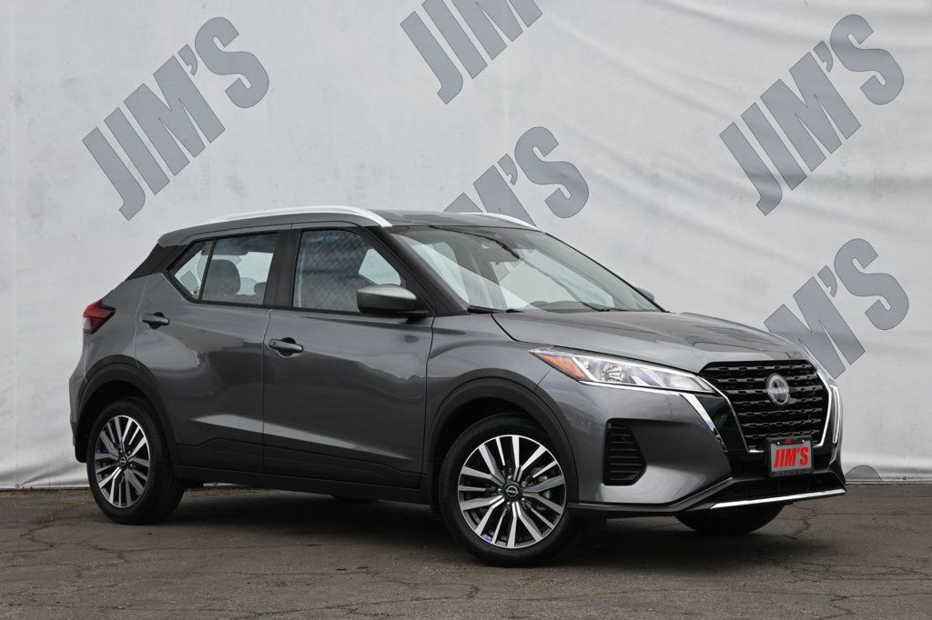 2023 Nissan Kicks SV photo 3