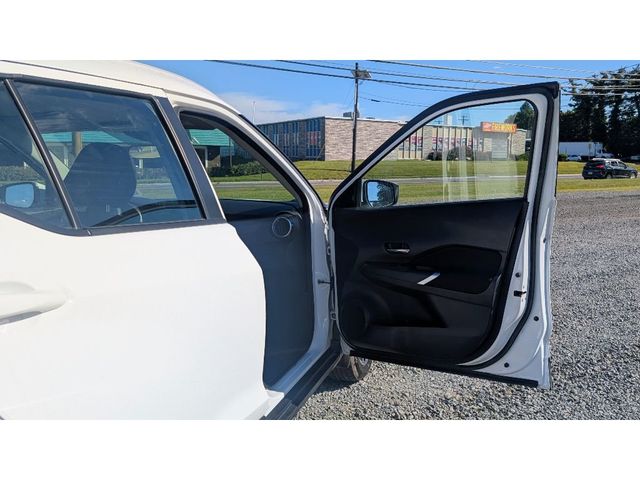 2023 Nissan Kicks SV FWD - 22908298 - 10