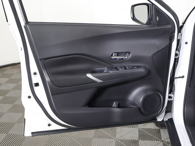2023 Nissan Kicks SV FWD - 22931788 - 19