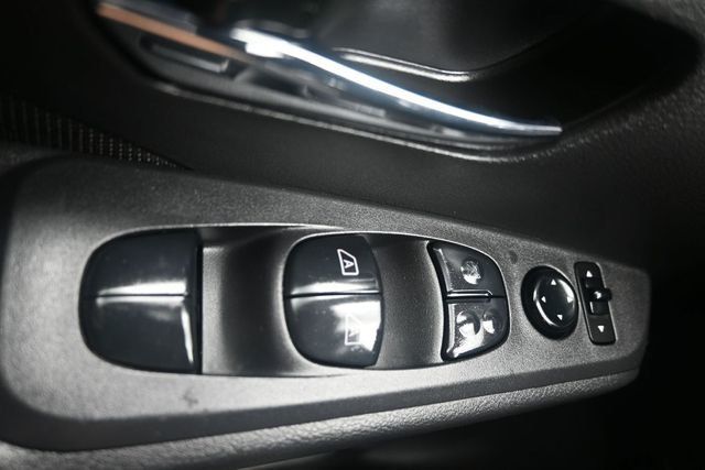 2023 Nissan Kicks SV FWD - 23014631 - 25