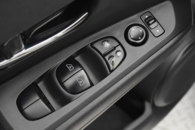 2023 Nissan Kicks SV FWD - 23010764 - 11