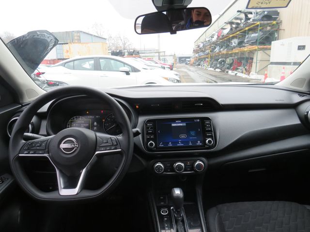 2023 Nissan Kicks SV FWD( clear title) - 22986394 - 9