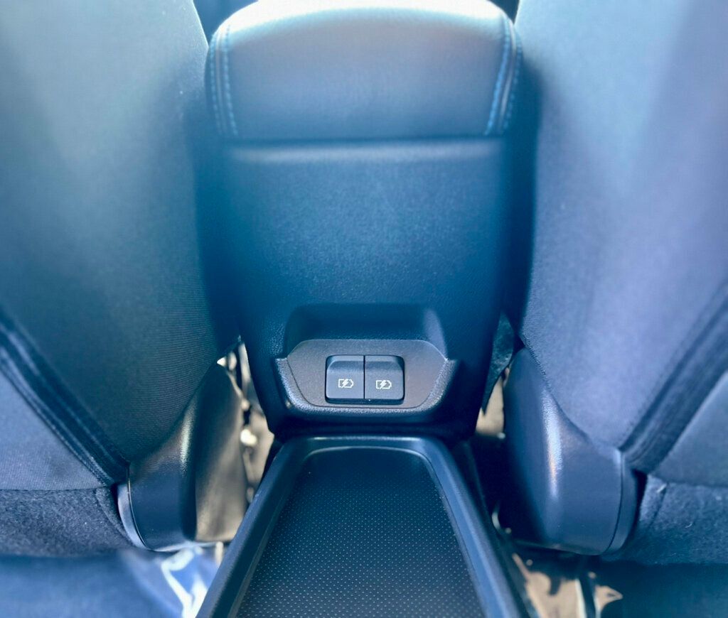 2023 Nissan Leaf photo 17