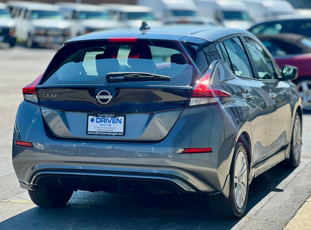2023 Nissan Leaf photo 33