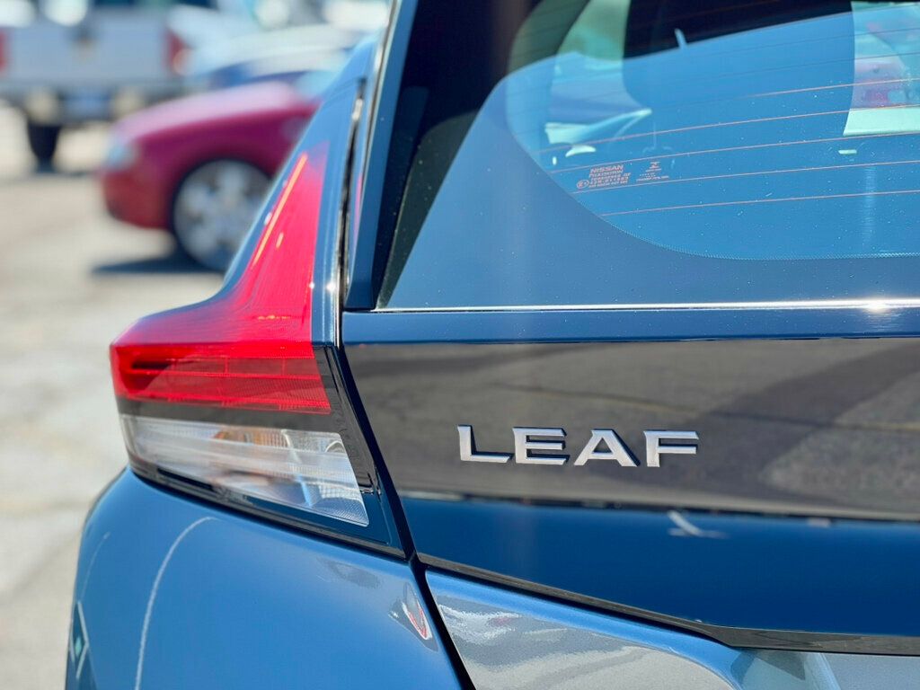 2023 Nissan Leaf photo 9