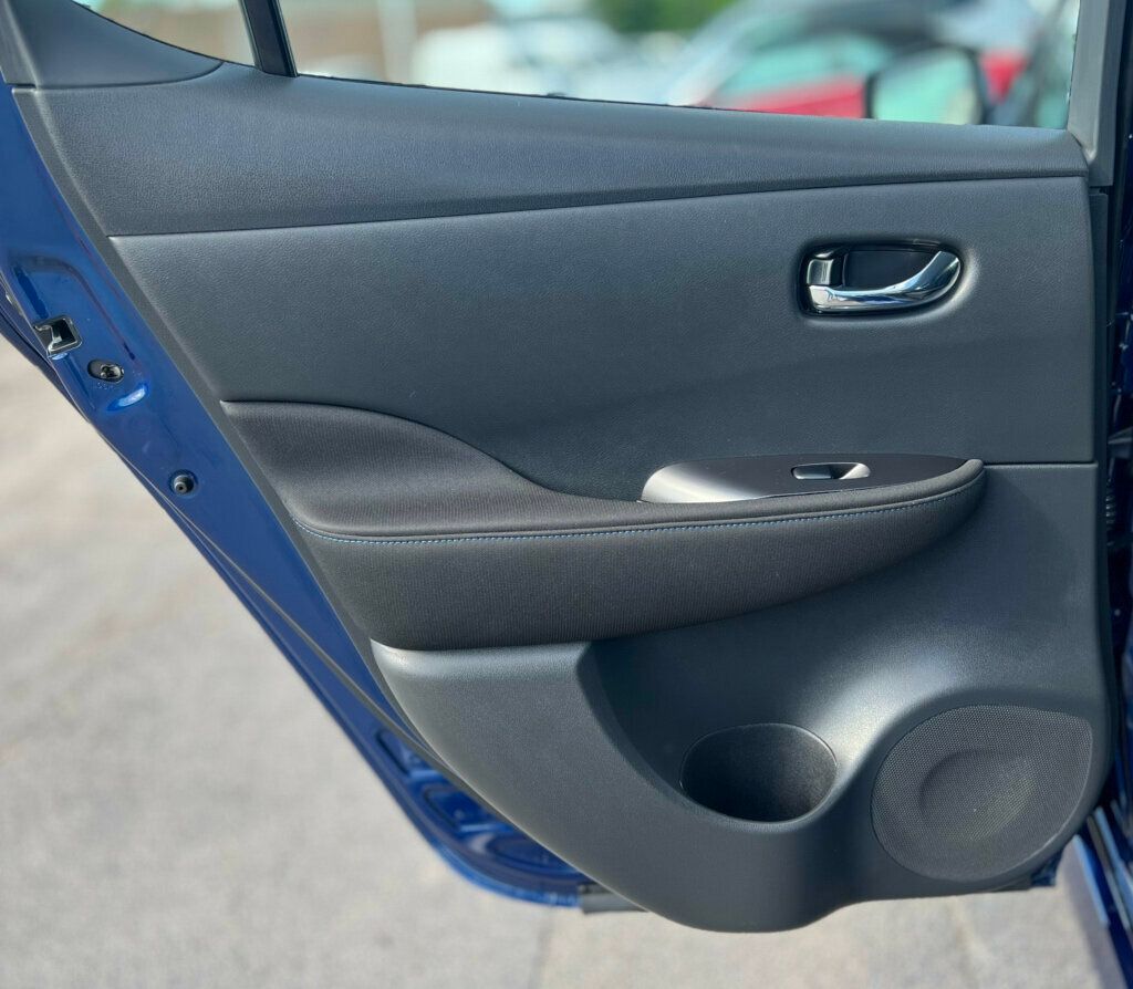 2023 Nissan Leaf S Hatchback - 22896738 - 14