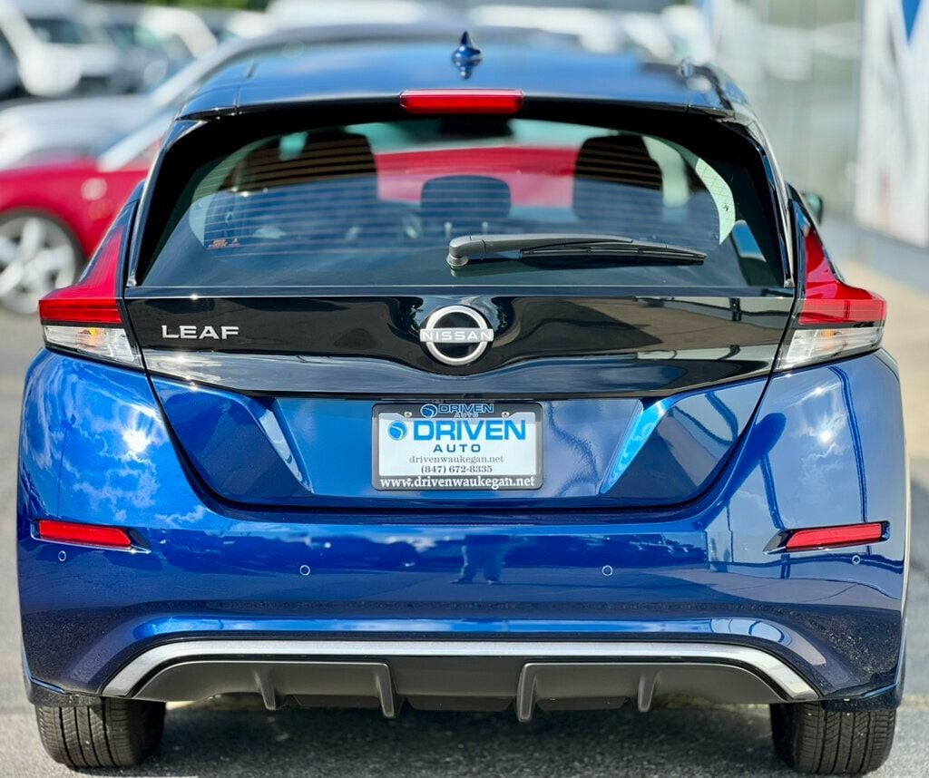2023 Nissan Leaf S photo 4