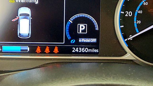 2023 Nissan Leaf SV PLUS Hatchback w/ 212-Mile Range & ProPILOT Assist - 23066414 - 14