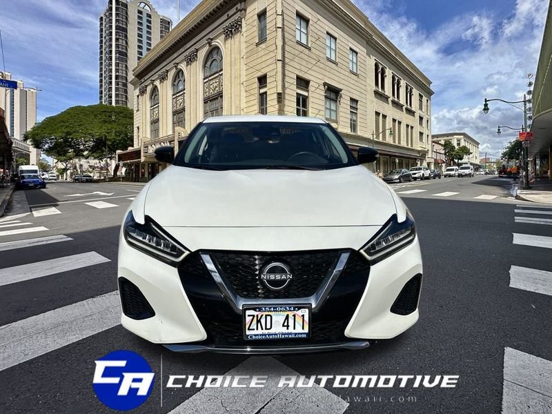 2023 Nissan Maxima SV photo 9