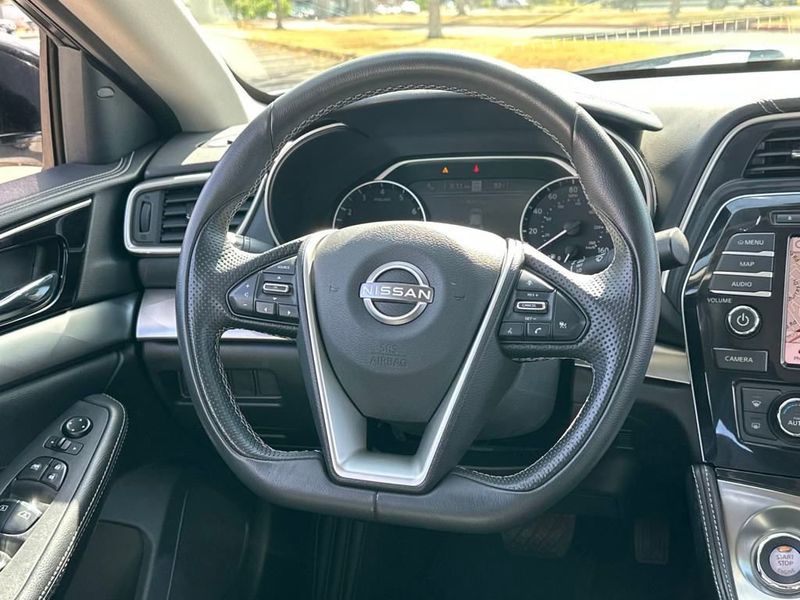 2023 Nissan Maxima SV photo 16
