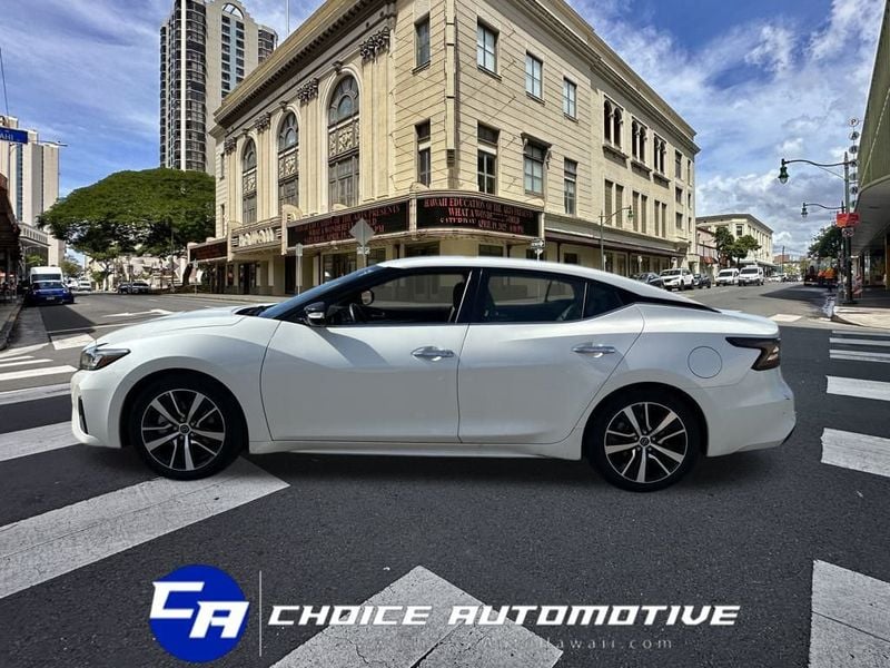 2023 Nissan Maxima SV photo 3