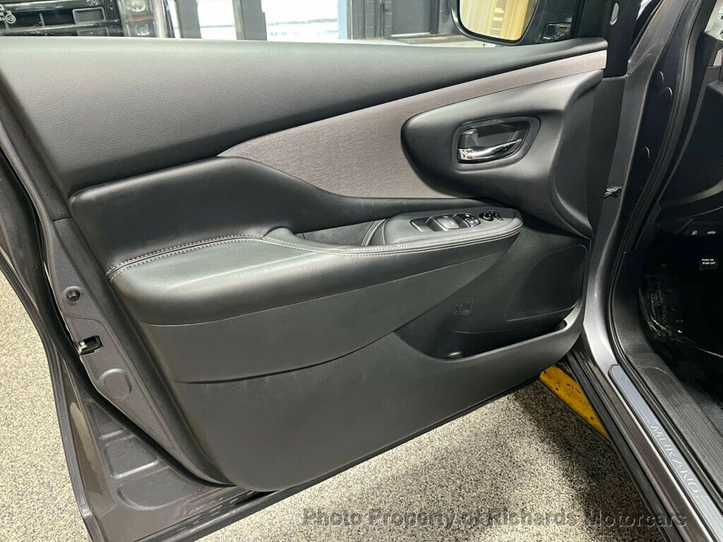 2023 Nissan Murano SV photo 10