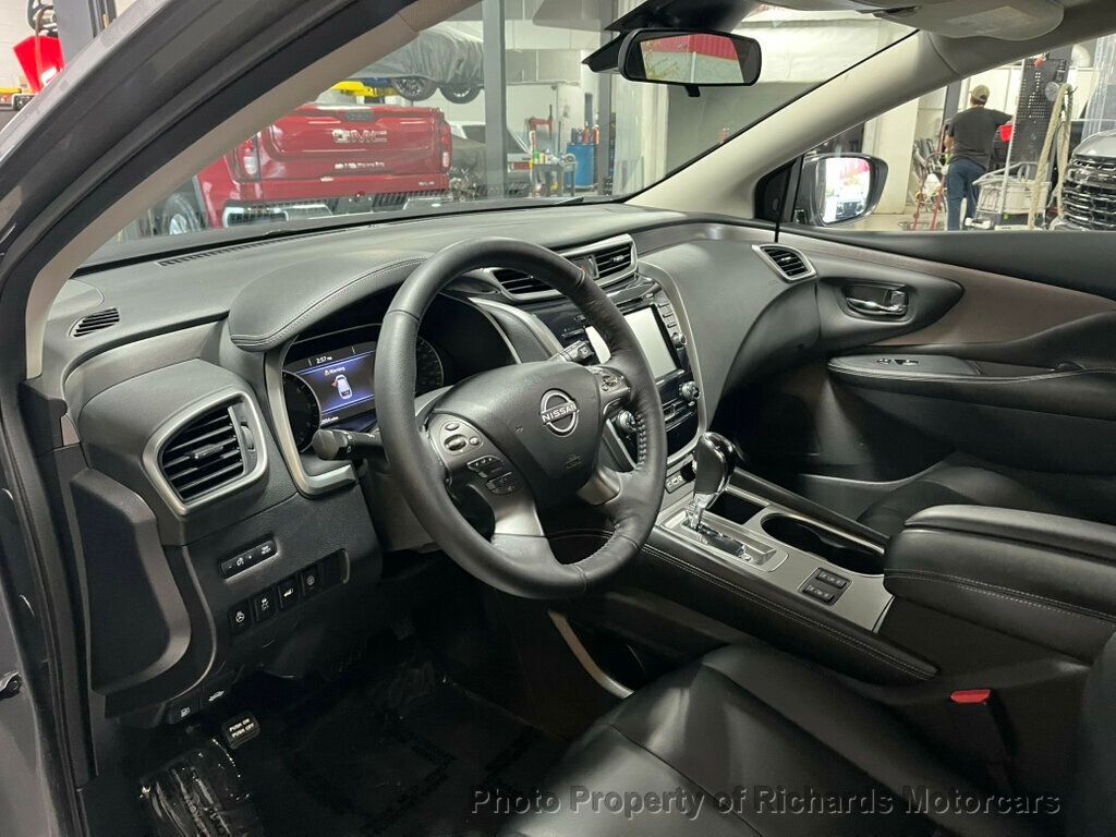 2023 Nissan Murano SV photo 11