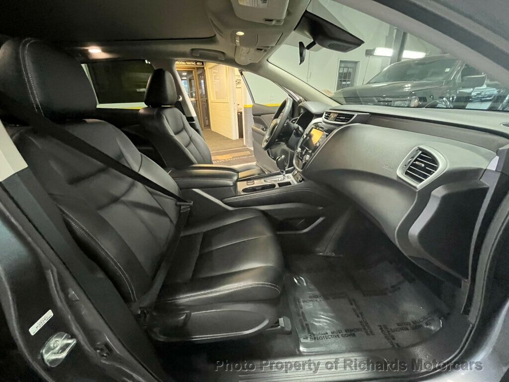 2023 Nissan Murano SV photo 16