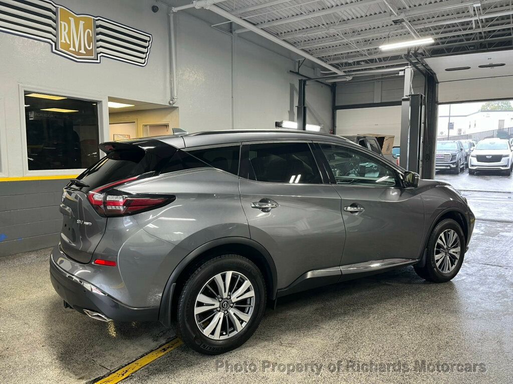 2023 Nissan Murano SV photo 2