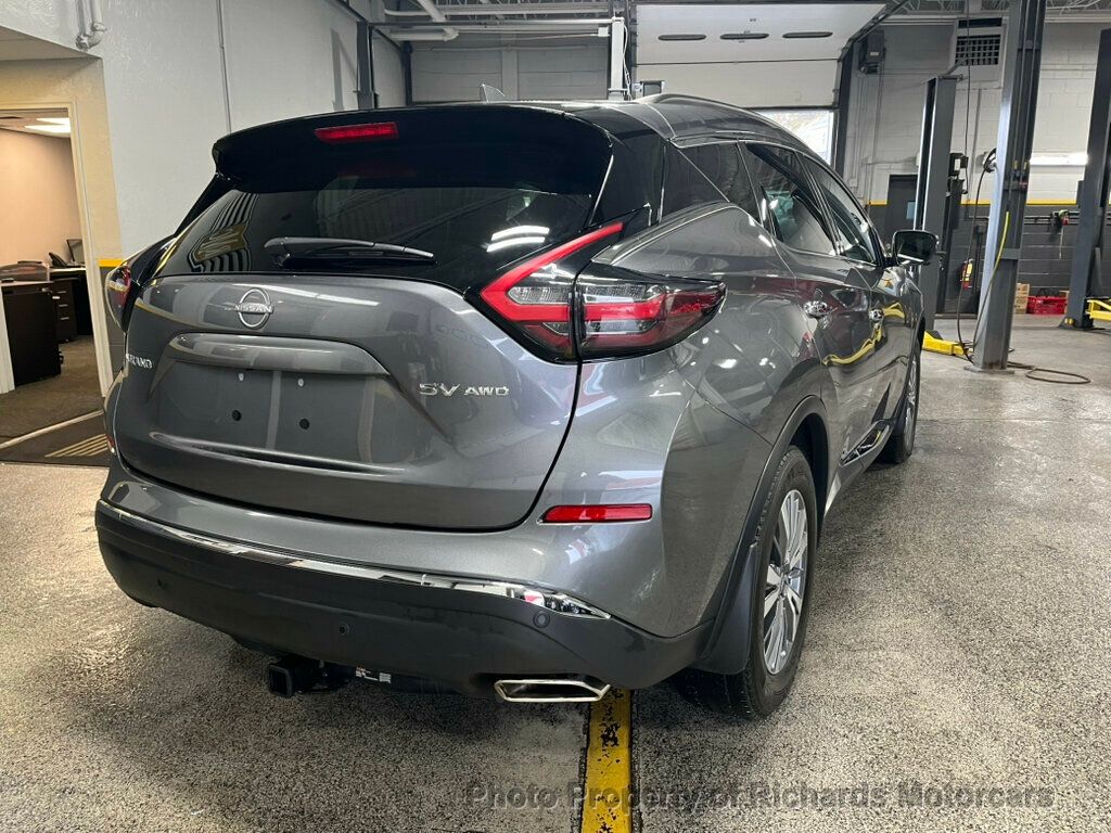 2023 Nissan Murano SV photo 3