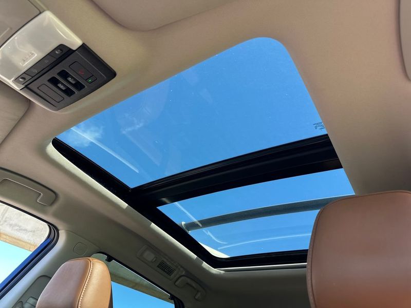 2023 Nissan Pathfinder Platinum 2WD - 22985966 - 19