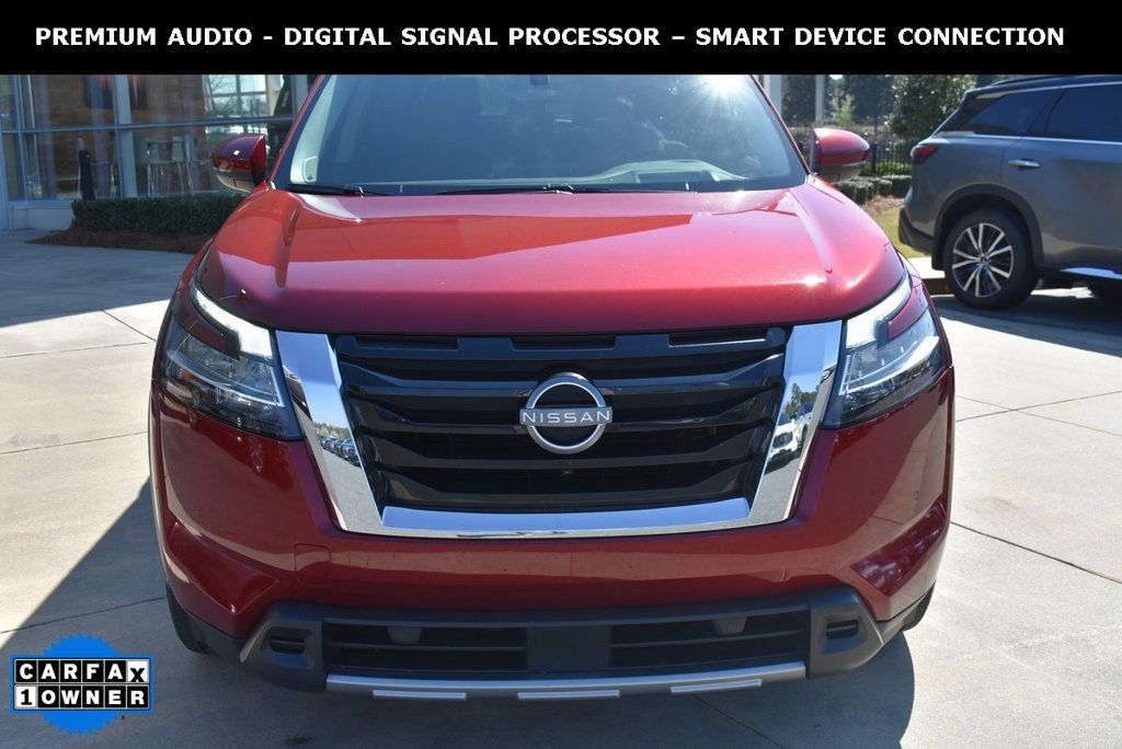 2023 Nissan Pathfinder Platinum photo 4