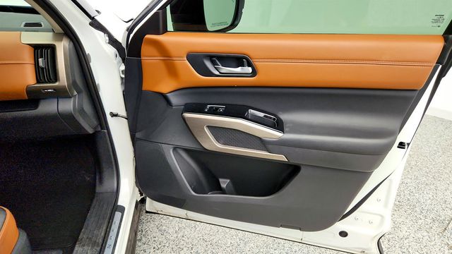 2023 Nissan Pathfinder Platinum 2WD w/ Captain Chairs Pkg & Black App Pkg - 23037040 - 24
