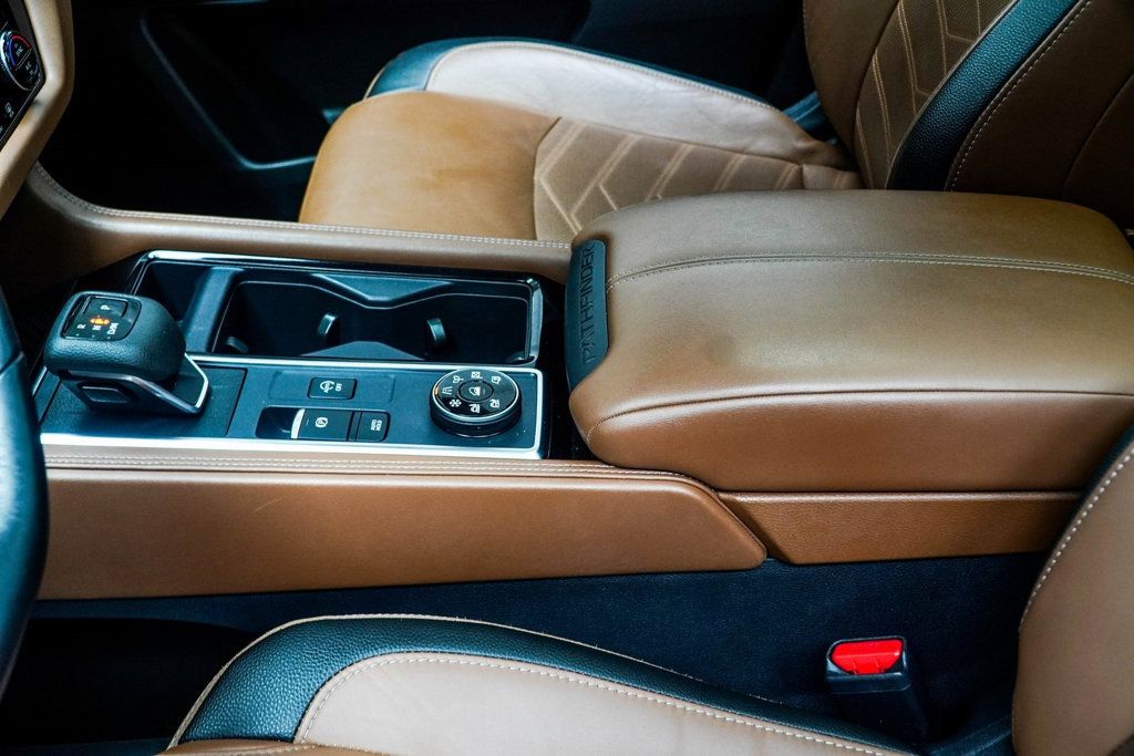 2023 Nissan Pathfinder Platinum photo 17